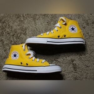 Converse Chuck Taylor All Star Hi Sneaker - Lemon Chrome Size 2